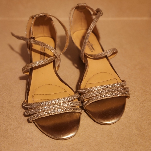 Badgley Mischka Light Gold American Glamour Wedge Heel Size 8.5 - Picture 1 of 9